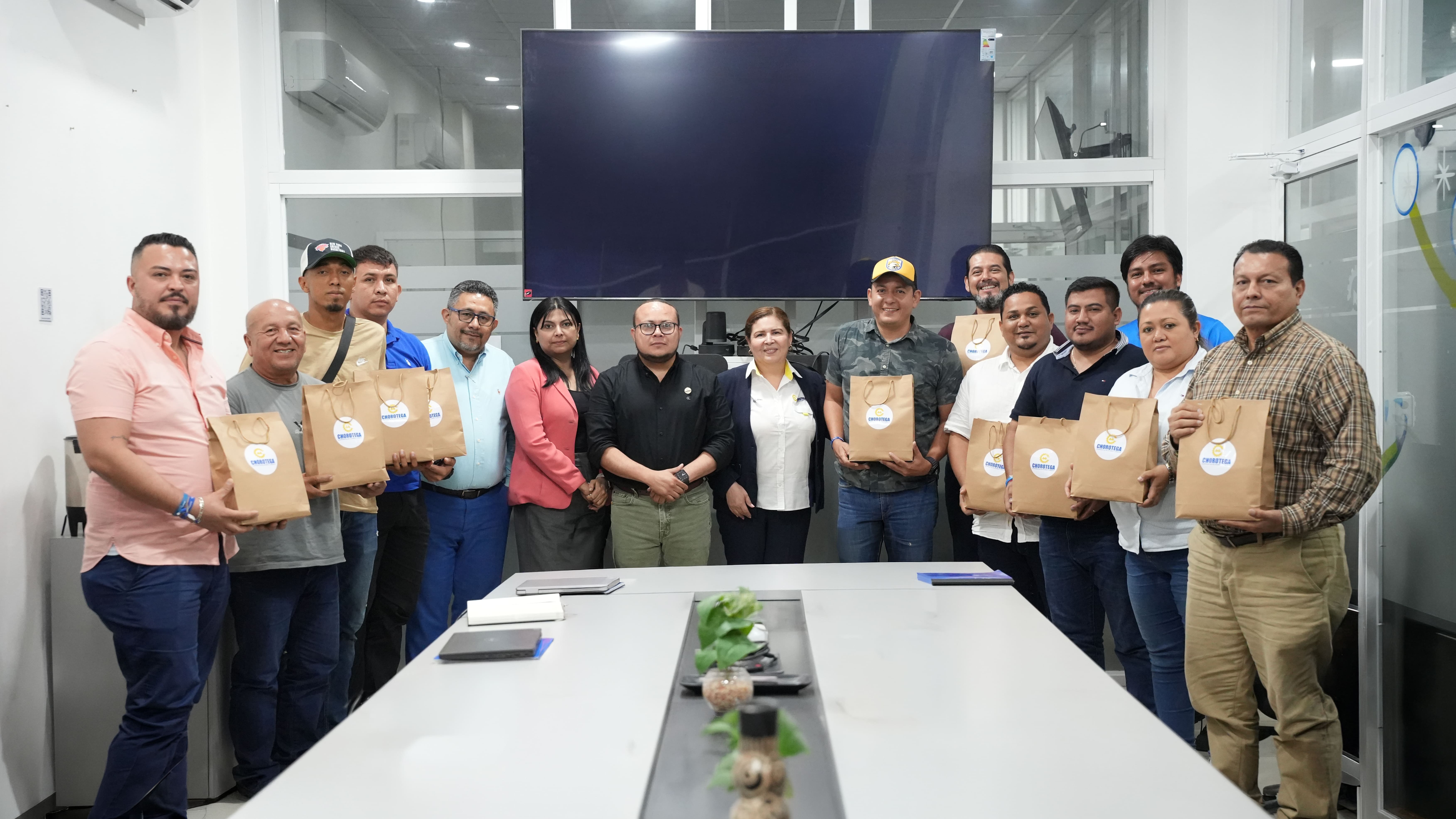 Fortaleciendo Alianza que Transforman Comunidades