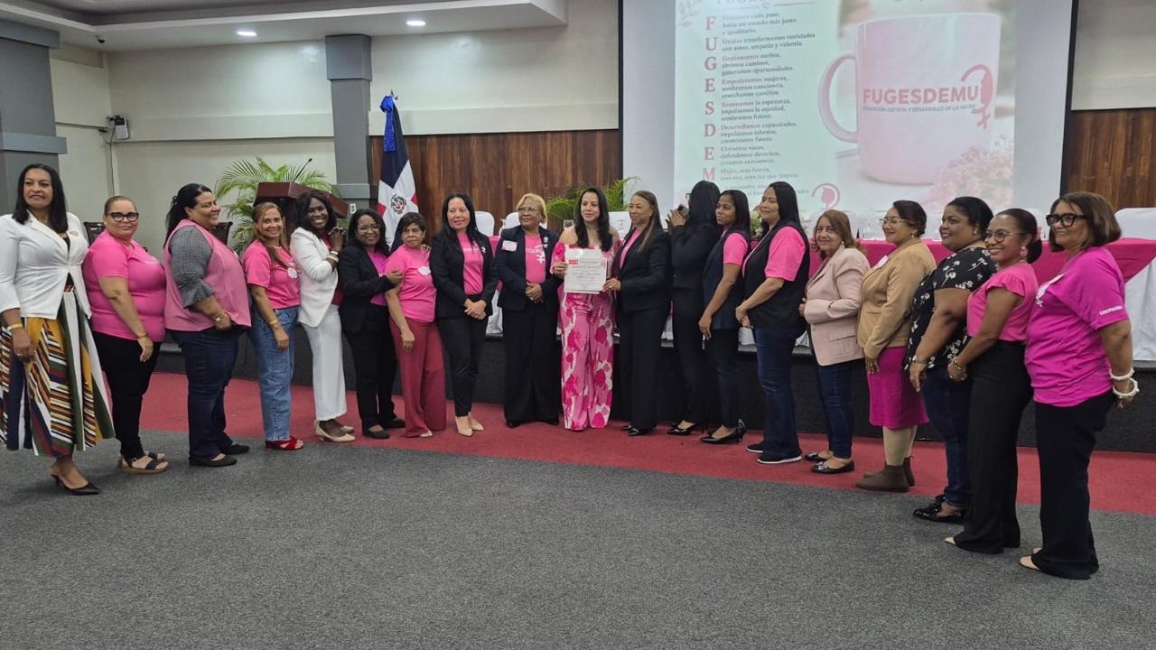 𝗖𝗼𝗼𝗽𝗲𝗿𝗮𝘁𝗶𝘃𝗶𝘀𝗺𝗼 𝘆 𝗹𝗶𝗱𝗲𝗿𝗮𝘇𝗴𝗼 𝗳𝗲𝗺𝗲𝗻𝗶𝗻𝗼 𝗾𝘂𝗲 𝘁𝗿𝗮𝘀𝗰𝗶𝗲𝗻𝗱𝗲 𝗳𝗿𝗼𝗻𝘁𝗲𝗿𝗮.
