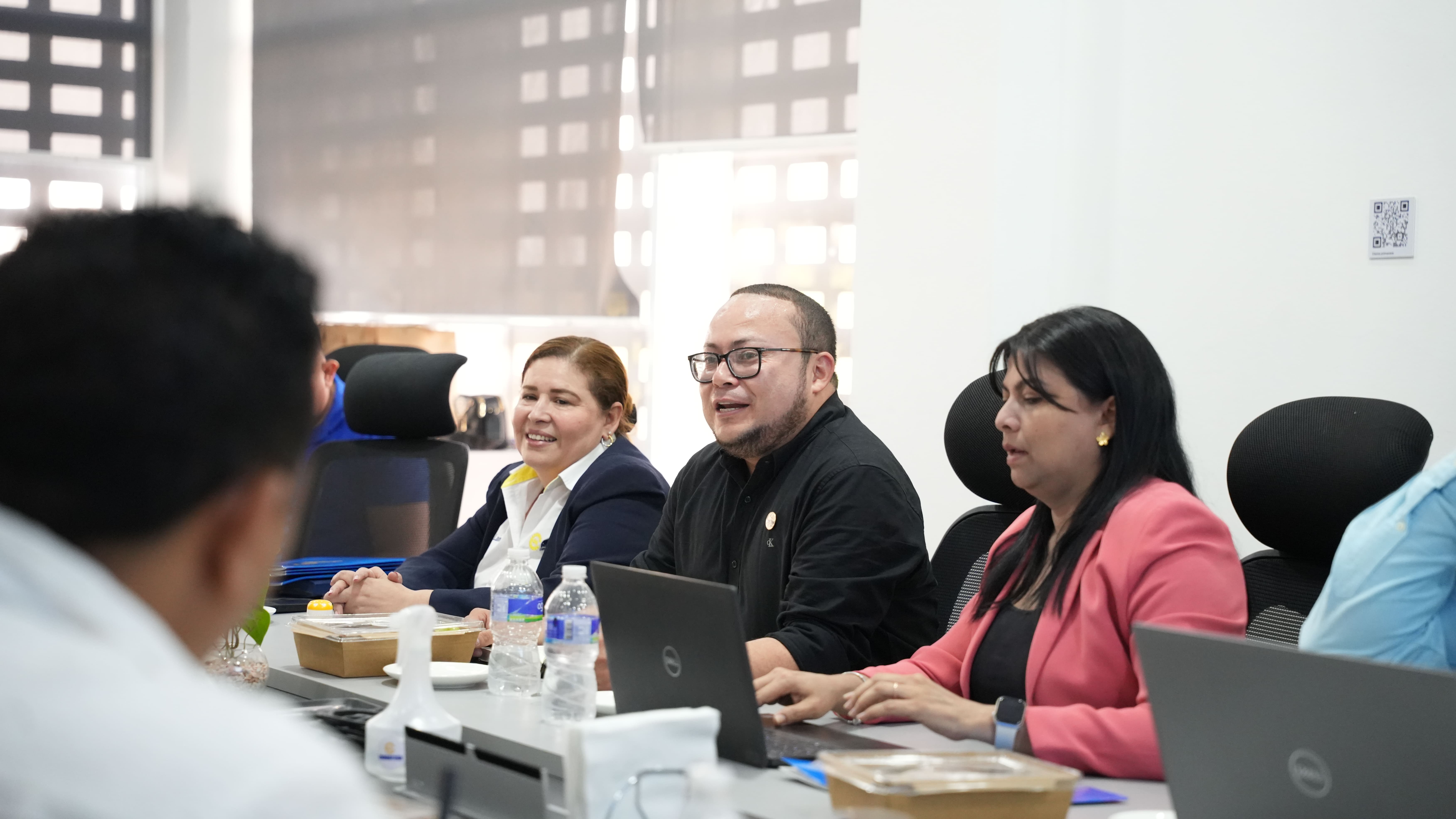 Fortaleciendo Alianza que Transforman Comunidades